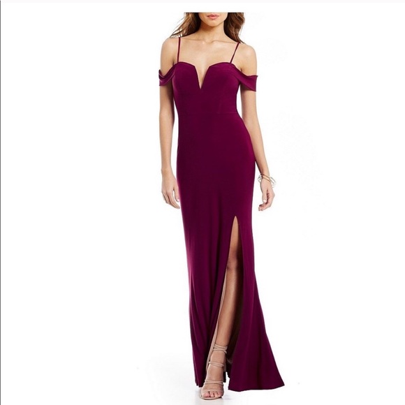 Jodi Kristopher Burgundy Off the Shoulder Dress - Picture 3 of 4